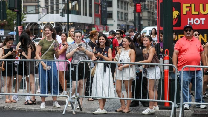 Spectators outside of Madison Square Garden in New York Michael Nagle | Bloomberg