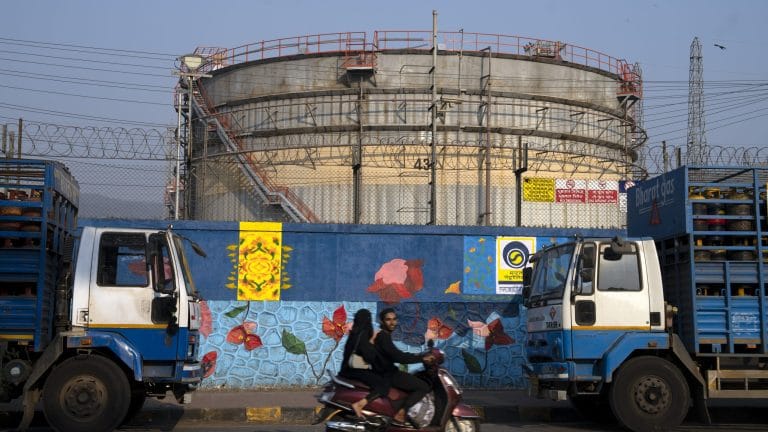 Global investors show interest in India as oil risks reduce