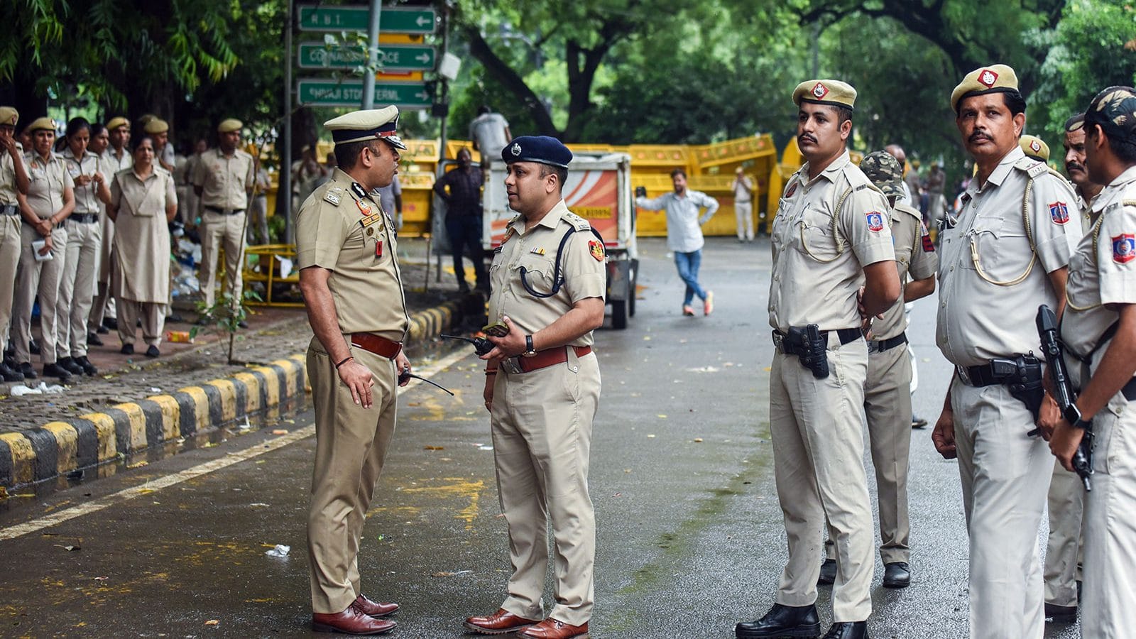 ACP Injured in Stone-Pelting Near Jantar Mantar Protest