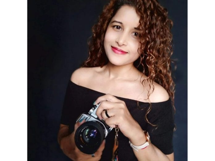 Faridabad Photographer Amaaira Singh Debuts India's First 'Glitter Art Photography', Unveiling Her Maiden Masterpiece to Dubai Tycoon Rizwan Sajan