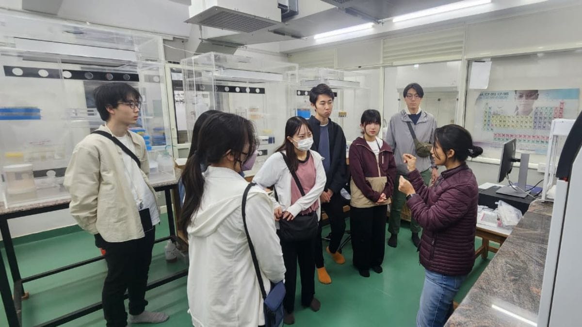 Nearly half of AltCarbon’s 45-member team is made up of scientists, many trained at IISc before heading to the Darjeeling labs | Photo courtesy: Sambuddha Misra