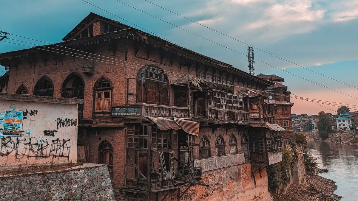J&K governor says 5,000 hotels built in Kashmir in the last six years are illegal