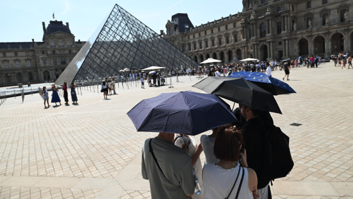 The Louvre was forced to close earlier than usual this week. |Benjamin Girette/Bloomberg