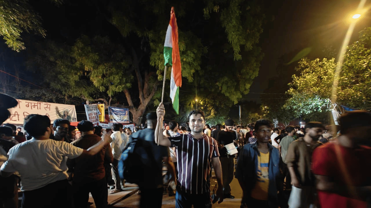 One of the many protesters at Jantar Mantar on Saturday night | Mayank Kumar | ThePrint
