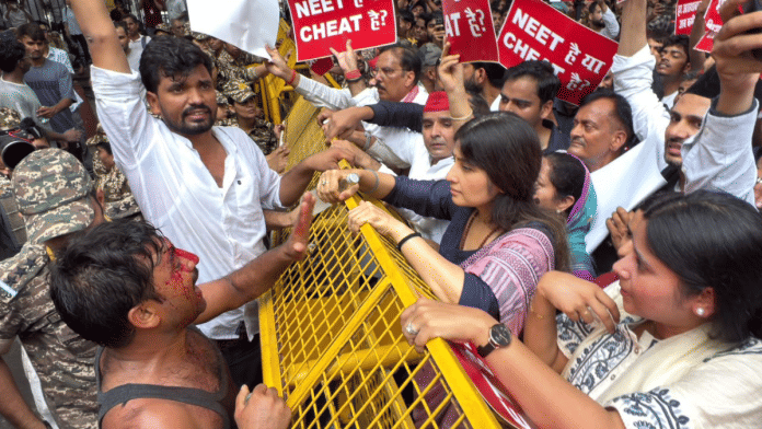 Dimple Yadav with protesters on Monday. | X/@dimpleyadav