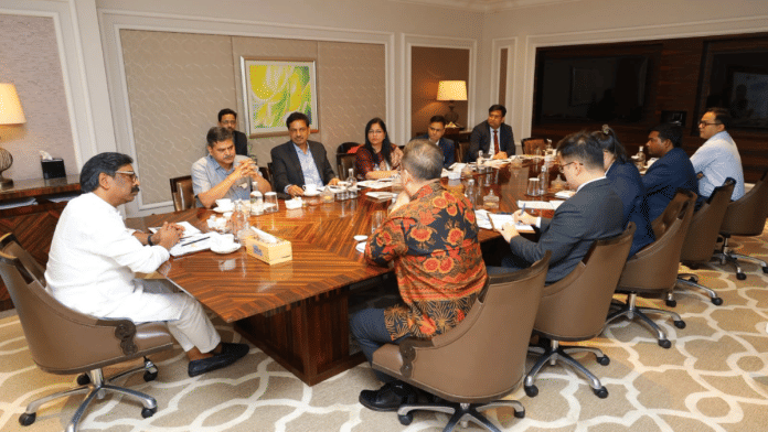 Jharkhand Chief Minister Hemant Soren meeting industry experts during two-day National Stakeholders’ Convention in New Delhi. | By special arrangement