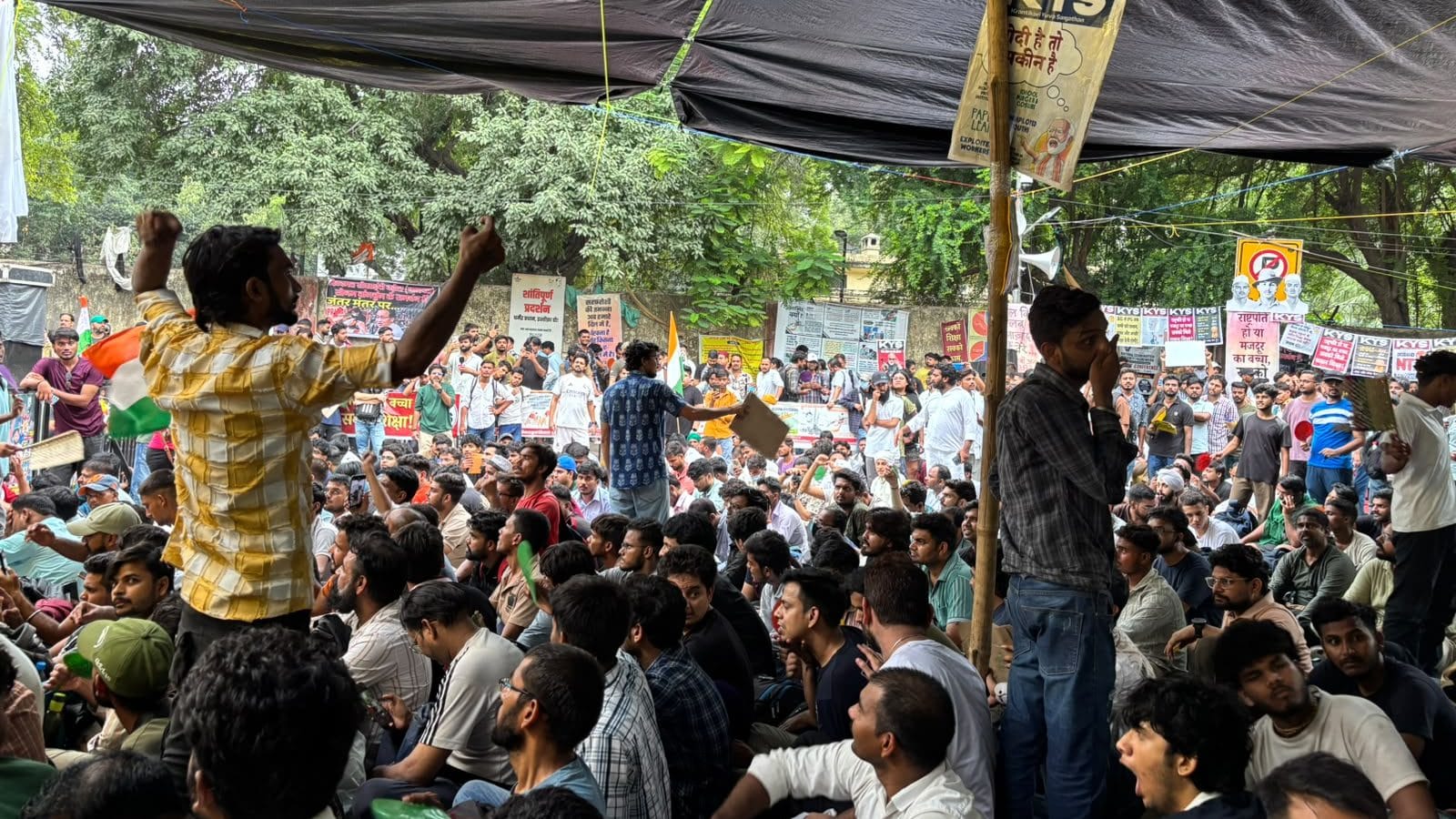 People start to come in, demanding resignations, and raising slogans at the protest site | Samridhi Tewari/ThePrint