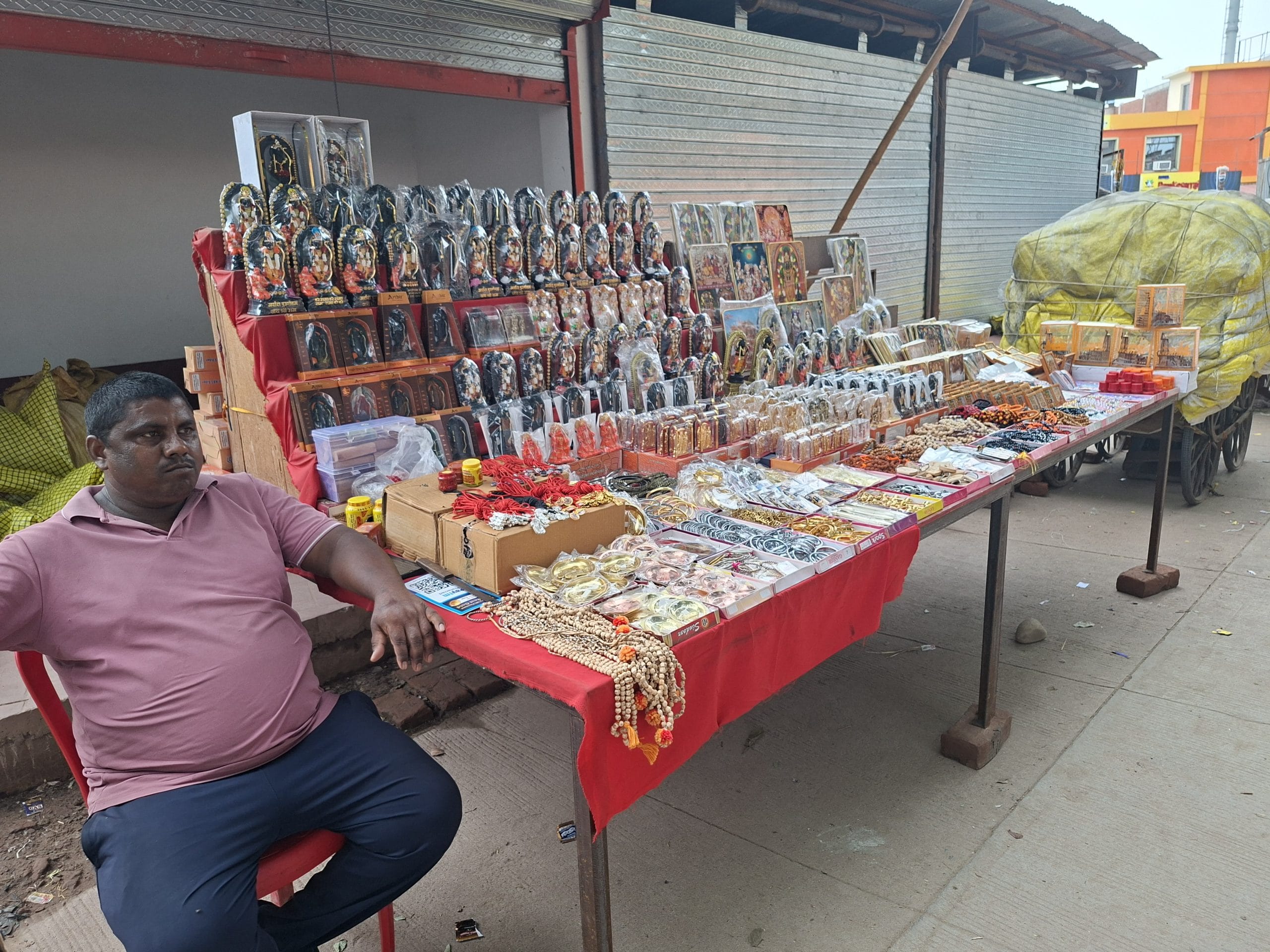A vendor sets up his wares near the Ram Temple | Prashant Srivastava | ThePrint