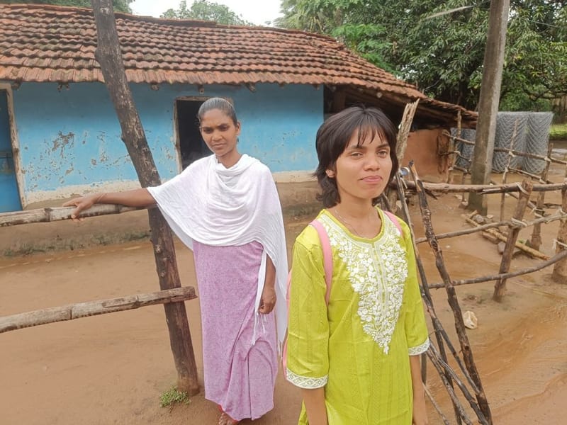 दीपा मरकाम ने कहा, ‘मैं डॉक्टर बनना चाहती हूं और अपने लोगों की सेवा करना चाहती हूं, जो दशकों से बिना मेडिकल सुविधाओं के रह रहे हैं’ | फोटो: कृष्ण मुरारी/दिप्रिंट