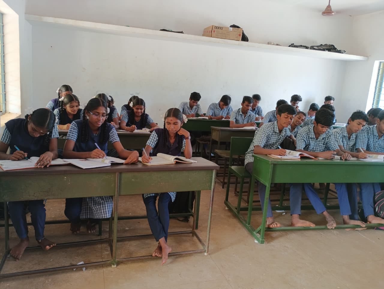 Students attend a government school in Cuddalore, Tamil Nadu. Teachers say many state-board students struggle to compete with NEET aspirants from better-resourced schools | Photo: Shweta Tripathi | ThePrint
