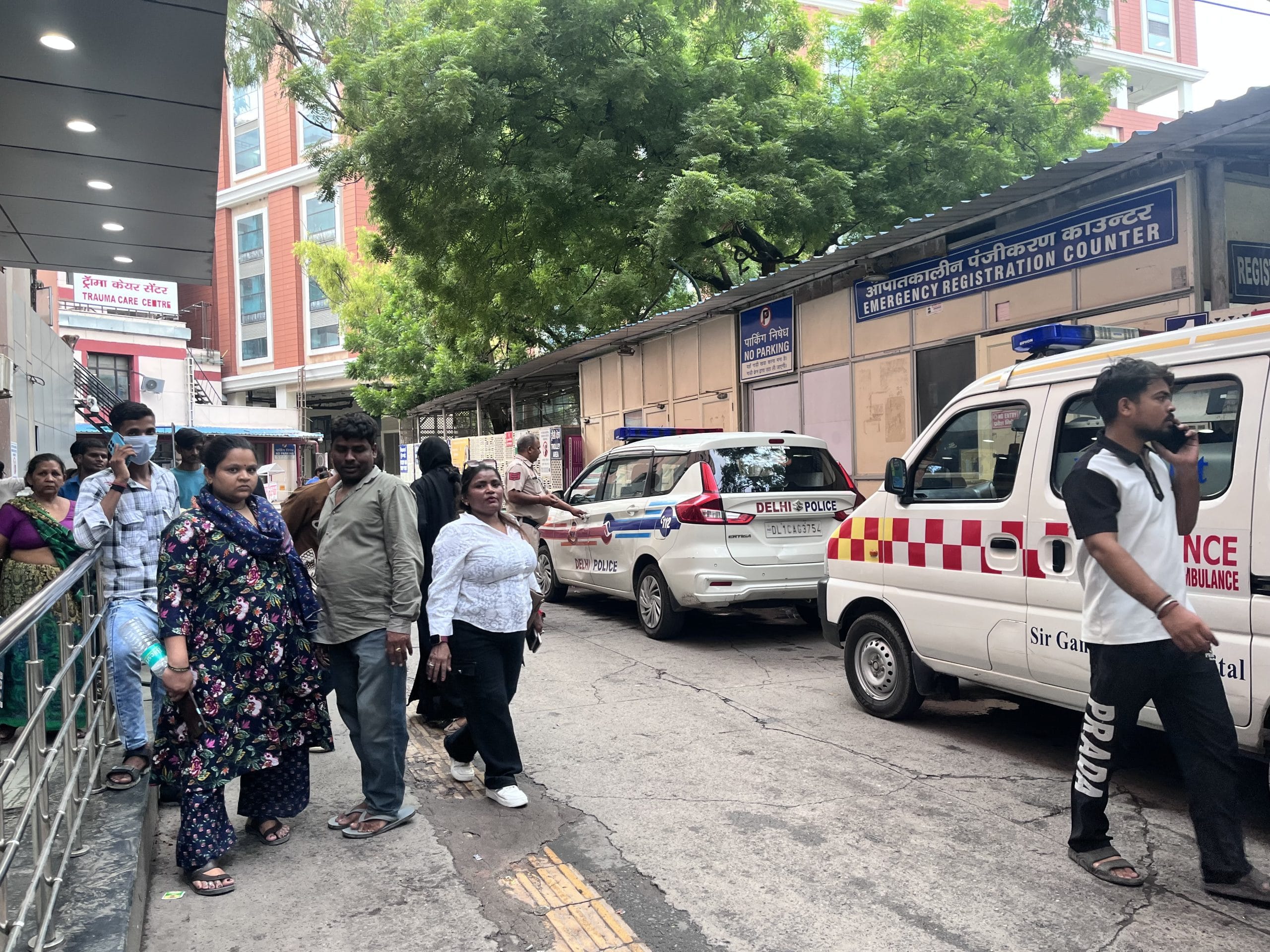 Police deployed at RML hospital in Delhi | Photo:Sneha Richhariya/ ThePrint