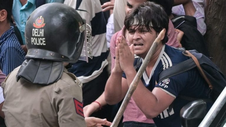Protesters narrate horror stories of broken bones, bruises & being ‘trapped’ in tear gas chambers
