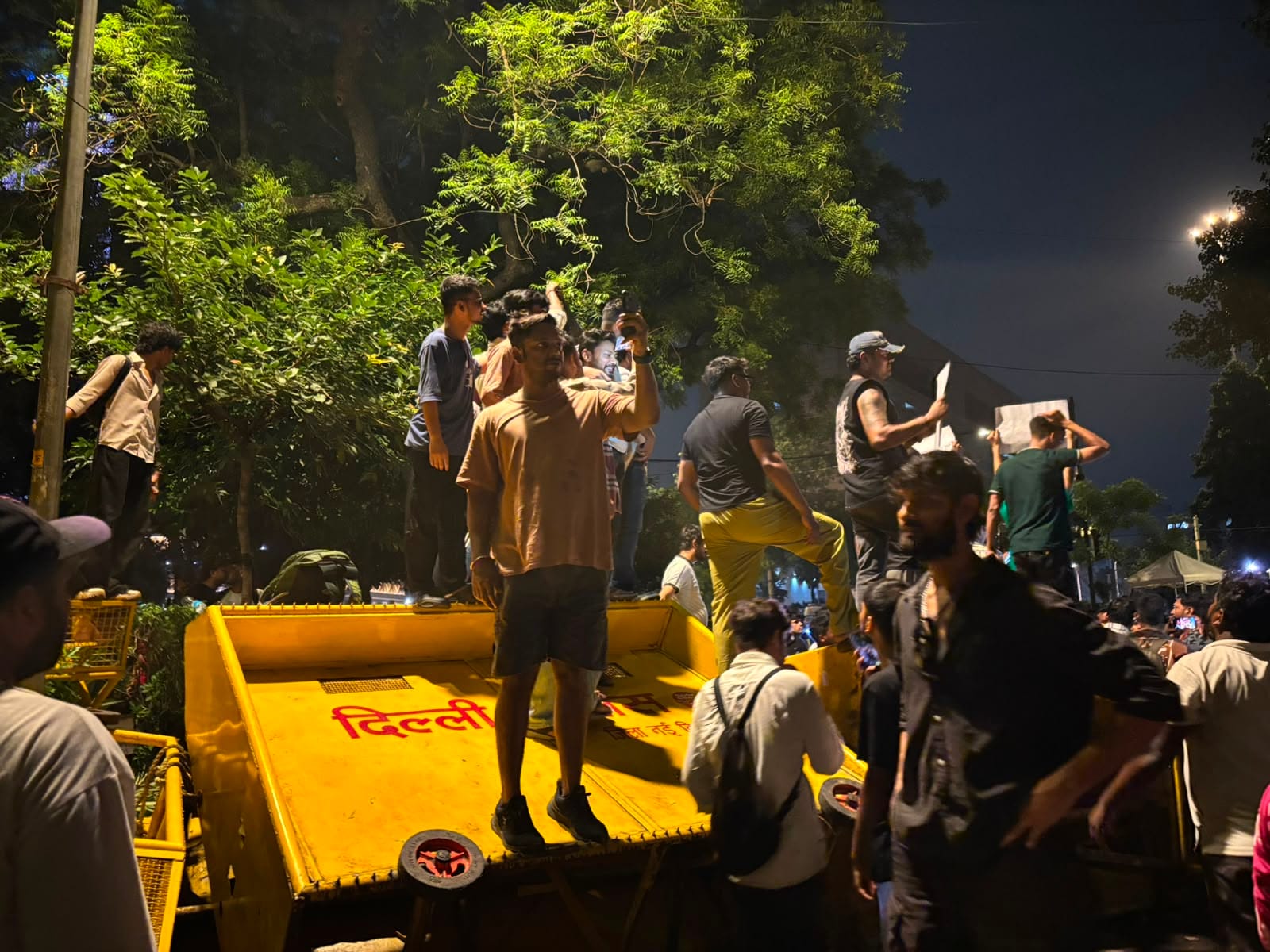 Loud slogans rent the air as the crowds swells at Jantar Mantar protest site again | Samridhi Tewari | ThePrint