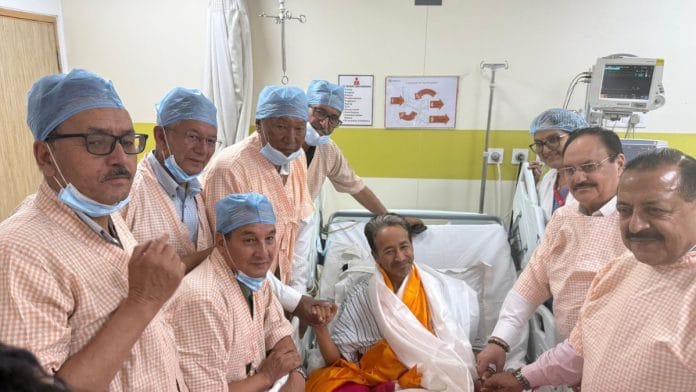 Sonam Wangchuk ended his hunger strike in the presence of Union ministers J.P. Nadda and Jitendra Singh and senior leaders of the Apex Body of Leh-Ladakh | Source: X/Sonam Wangchuk