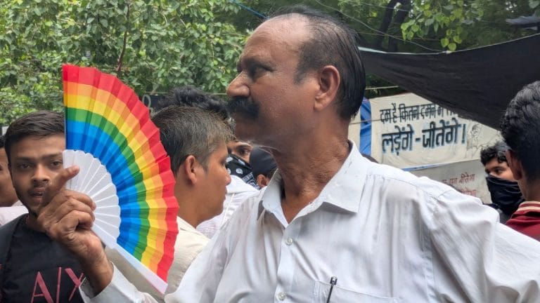 At Jantar Mantar protest, hand-held fans do more than beat the heat