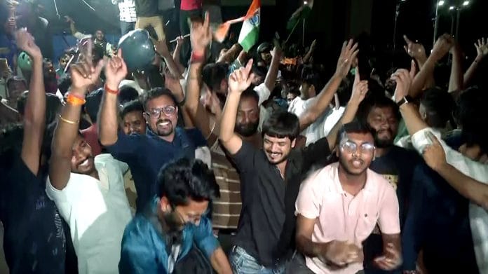 Ranchi, Aug 17 (ANI): JPSC-JSSC aspirants celebrate after the Jharkhand government accepted their demands and cancelled the JSSC-CGL exam and all exams conducted on behalf of TDPL, in Ranchi on Monday. (ANI Video Grab)