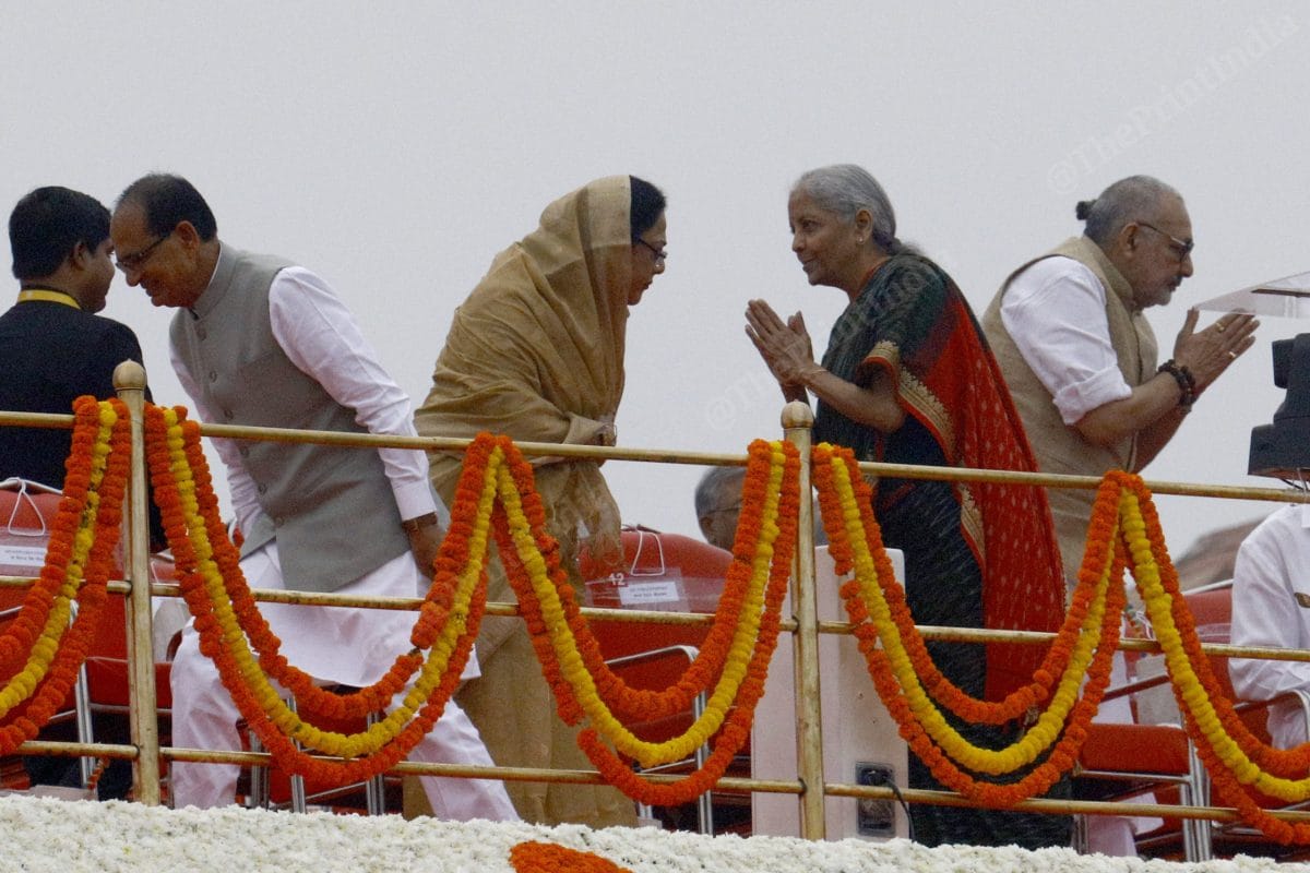 Finance Minister Nirmala Sitharaman along with Shivraj Singh Chouhan spouse Sadhna singh at Red Fort | Praveen Jain | ThePrint