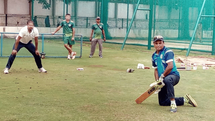 Martin, court, cricket