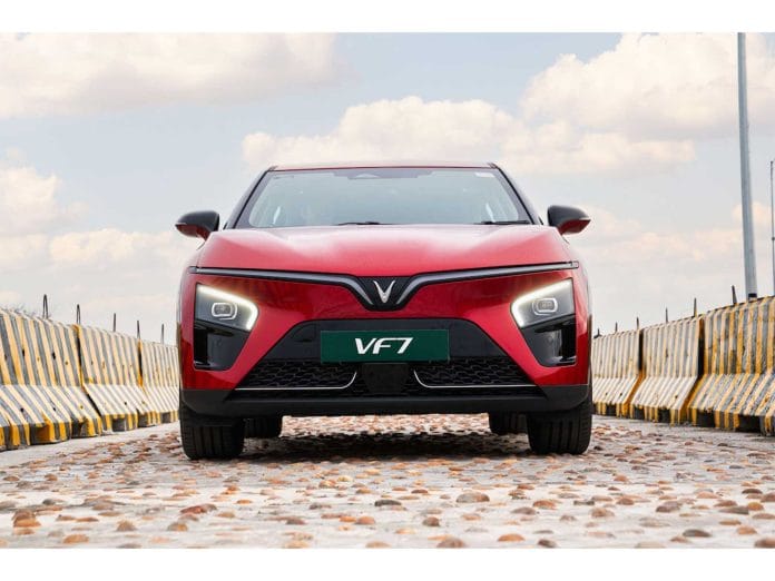 Hot and Happy: The VinFast VF 7 has Three Tricks Up its Sleeve for Beating the Heat