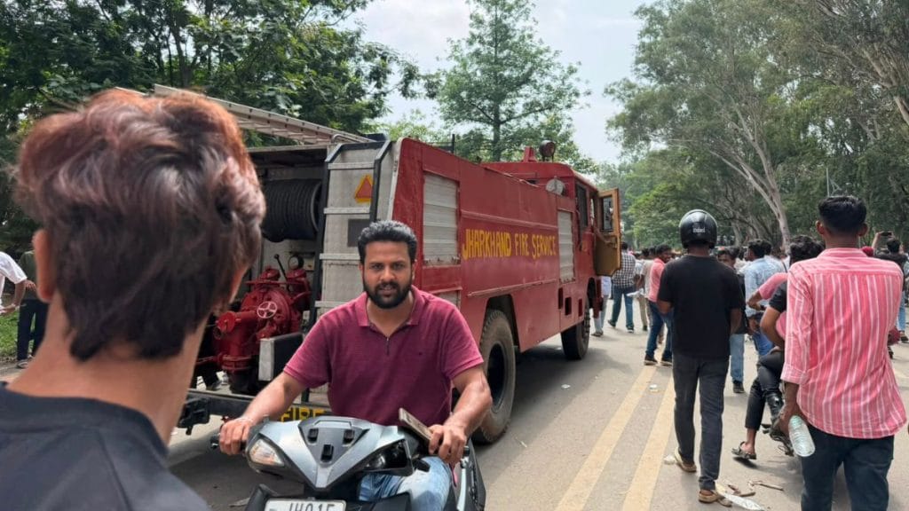 The confrontation with police unfolded as thousands of protesters remained on the road, chanting slogans and refusing to disperse. Nootan Sharma | ThePrint