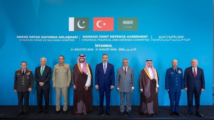 Turkish foreign minister Hakan Firad (centre) and defence ministers, chiefs of general staff of Turkey, Pakistan and Saudi Arabia in Istanbul on 31 August, 2026 | X @MFATurkiye