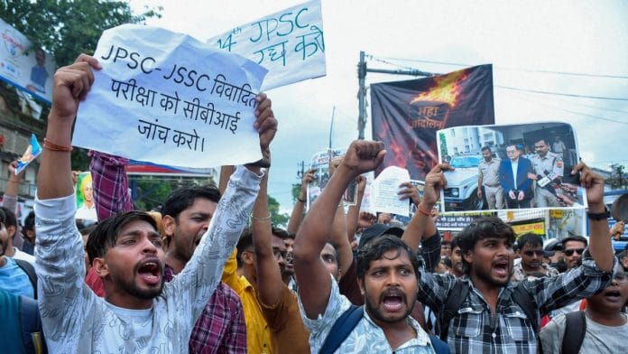 Students protest over alleged JPSC paper leak in Ranchi on 29 July 2026 | ANI