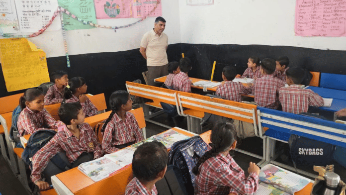 Haryana Education Minister Mahipal Dhanda conducted a surprise inspection of government primary and high schools in Raipur Roran | X/@DiproKarnal