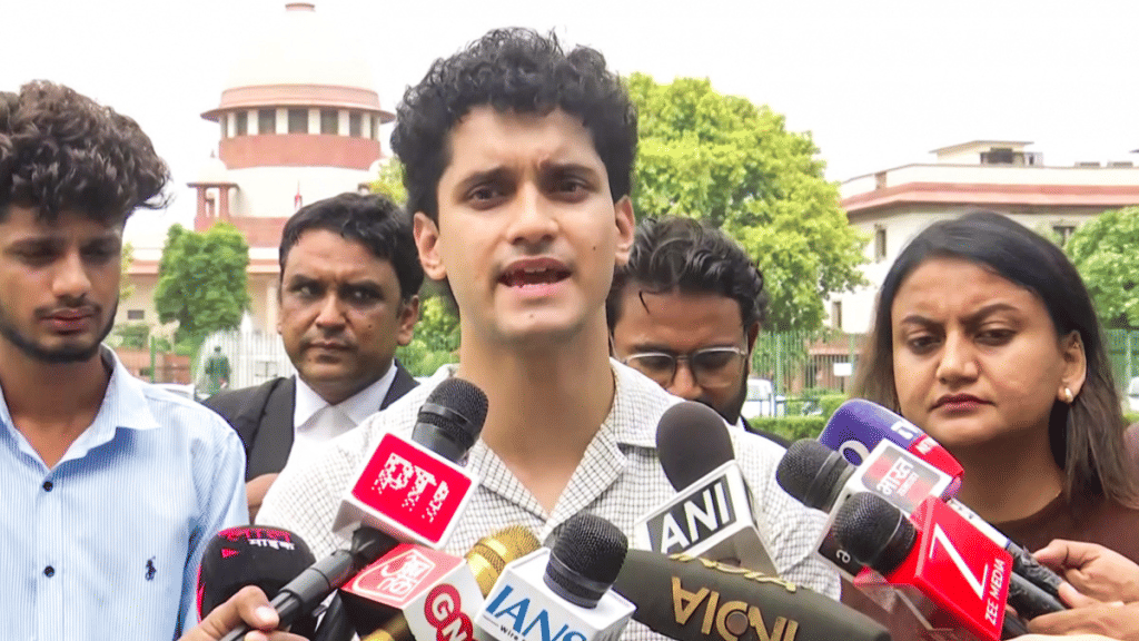 Delhi Police deploy team outside home of CJP's Saurav Das after 'SOS' over  YouTubers 'violating privacy'
