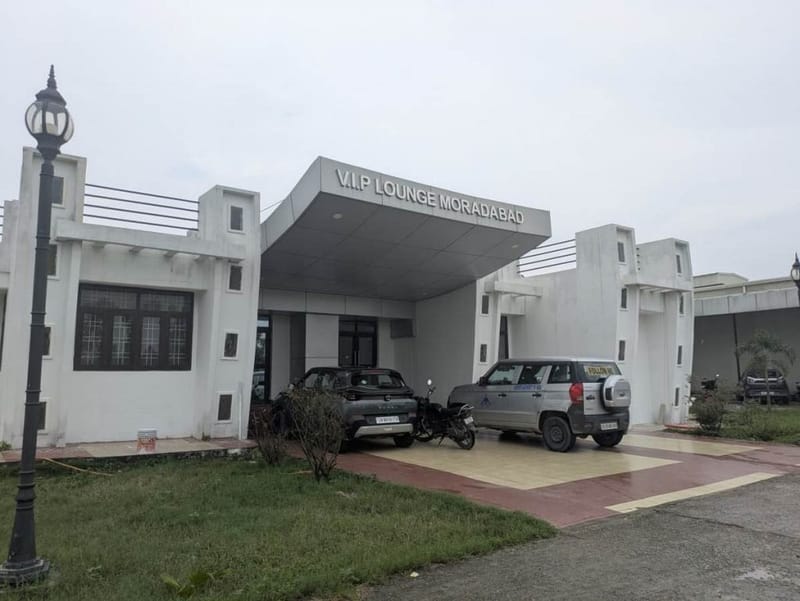 मुरादाबाद एयरपोर्ट पर ‘आम नागरिक’ के लिए VIP लाउंज इसका सबसे व्यस्त हिस्सा है | फोटो: हिमांशी अग्रवाल/दिप्रिंट