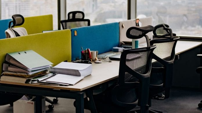 According to Ribbon, a company that makes voice-AI recruitment software, 24% of the AI interviews conducted through its software take place between 10 pm and 2 am | Photo: Mikhail Nilov | Pexels