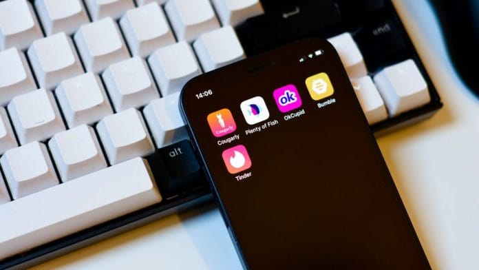 Online dating feels less like dating and more like digital shopping | Source: Nik | Unsplash