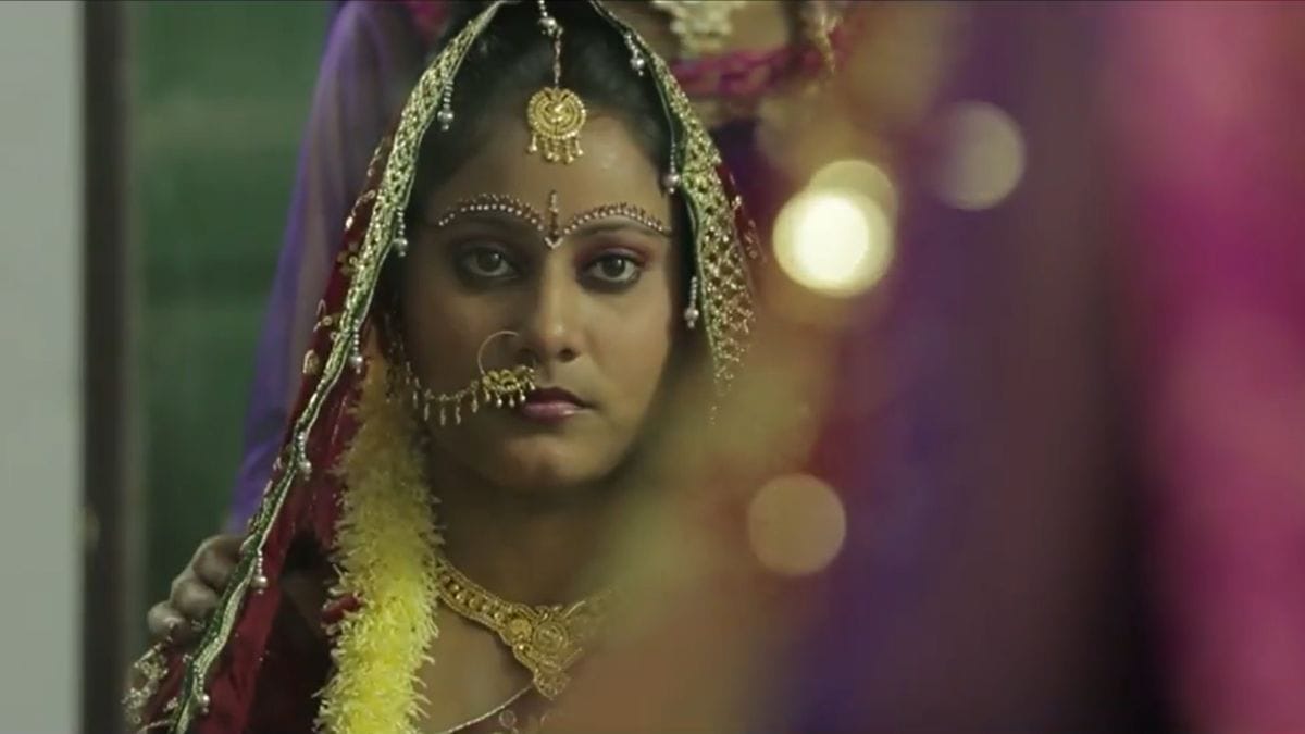 A still of actor Meena Gautam in 'Lalka Paag' | YouTube