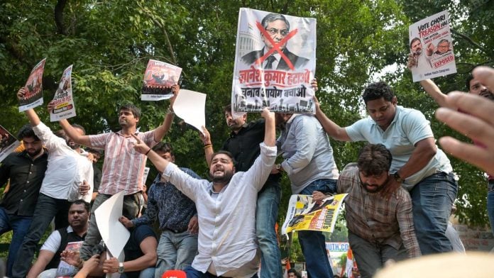 Indian Youth Congress supporters protesting against Chief Election Commissioner Gyanesh Kumar in New Delhi, 23 September 2026 | Suraj Singh Bisht | ThePrint