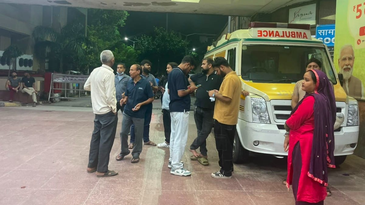 People waiting outside AIIMS Trauma Centre in New Delhi on 6 September, 2026 | Alisha Dutta/ThePrint