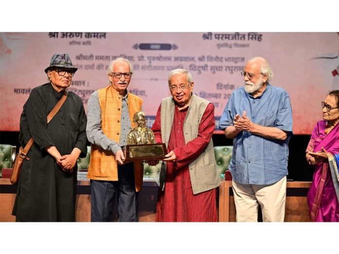 Ashok Vajpeyi conferred the 'Shrikant Verma Shikhar Samman' on the 95th Birth Anniversary of Shrikant Verma