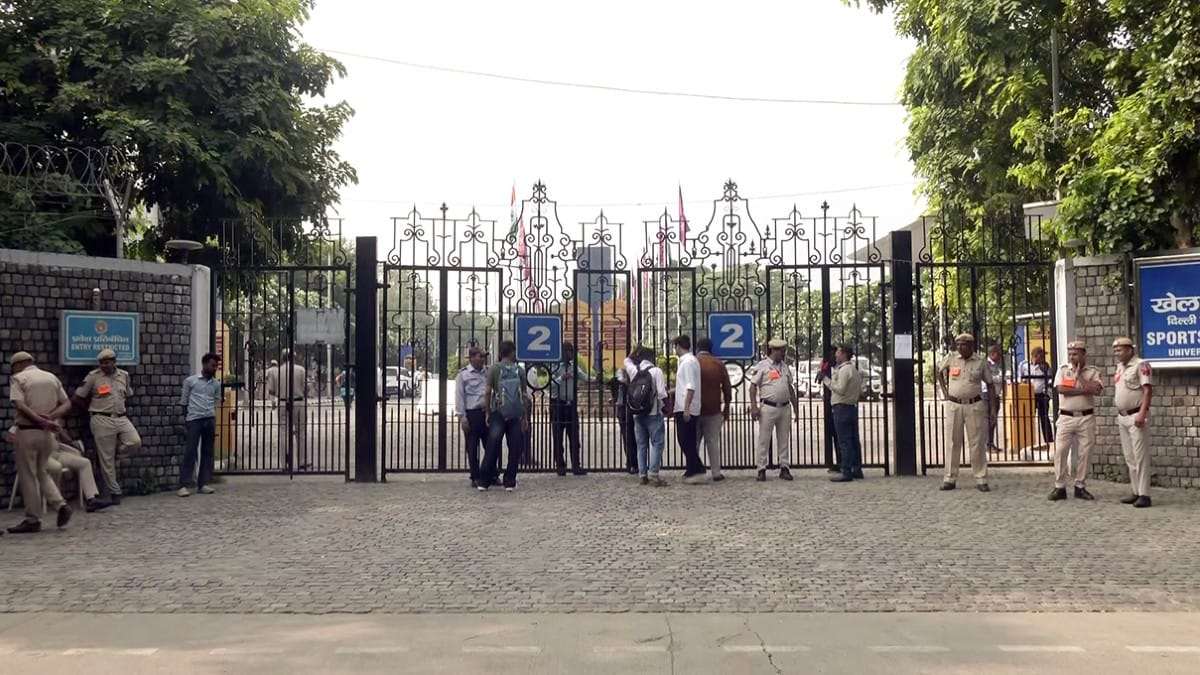 Security personnel outside Delhi University as counting of votes for the DUSU elections continues, in New Delhi on 19 September, 2026 | ANI