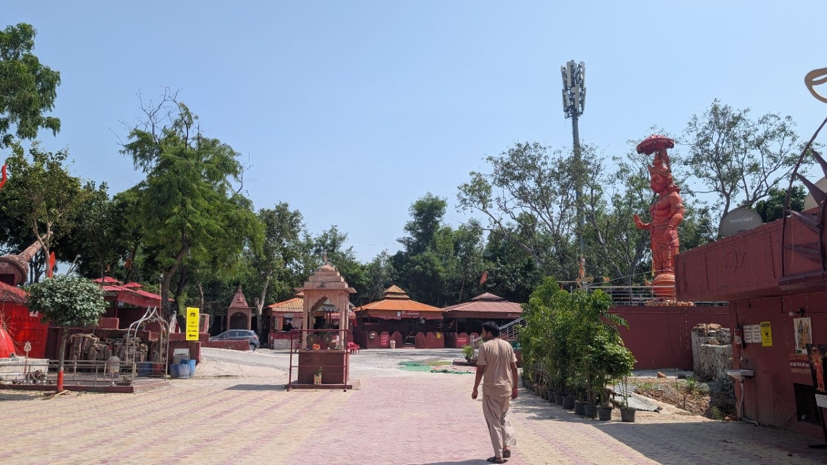 Hanuman temple compound which houses the only voter in the polling station, Mahant Kanchan Giri | Apoorva Mandhani/ThePrint