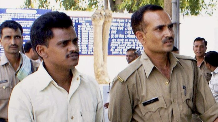 Nithari case accused Surendra Koli was found dead in his tea shop, in Haridwar. Koli is seen taken to a CBI court from Dasna Jail in Ghaziabad in this file image dated 12 May, 2010. | PTI