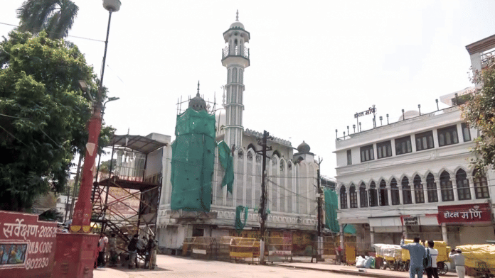 A view of the 'Shahi Masjid' surrounded by barricades and security arrangements following clashes over its proposed partial demolition for a road-widening project in Ujjain on Monday. | ANI