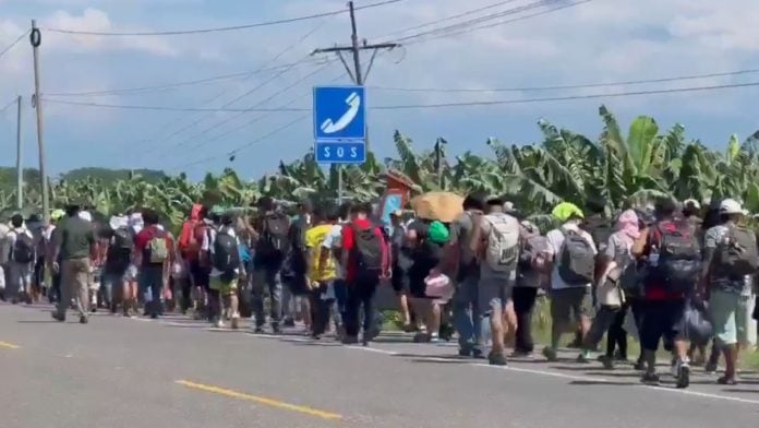 The US Department of Homeland Security reportedly issued a strong warning to the migrant caravan | X/@charlesyzheng