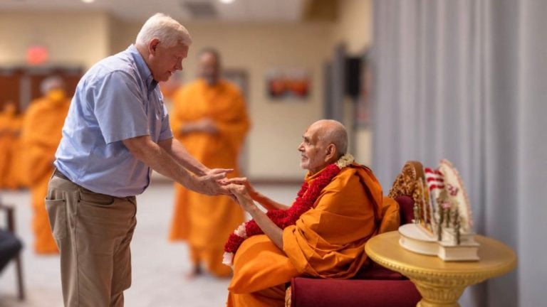 Texas Congressman wishes BAPS leader on birthday. Grateful for his friendship, he says