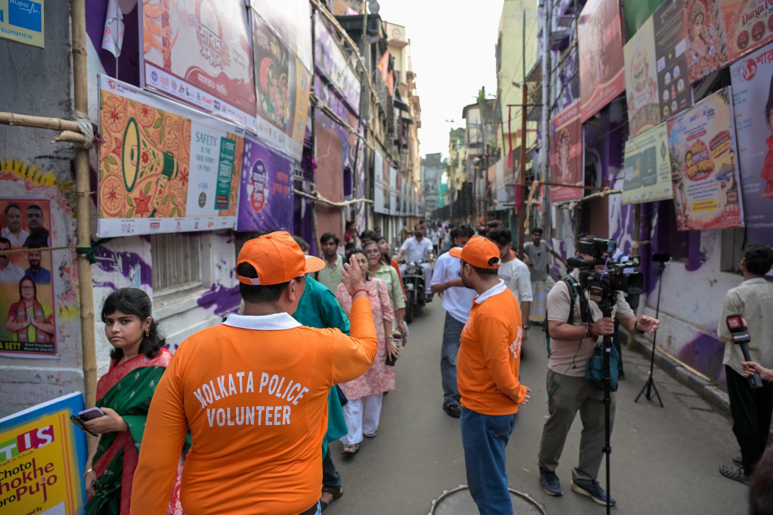 Kolkata Police volunteers outside the pandal Sunday | Suraj Singh Bisht | ThePrint