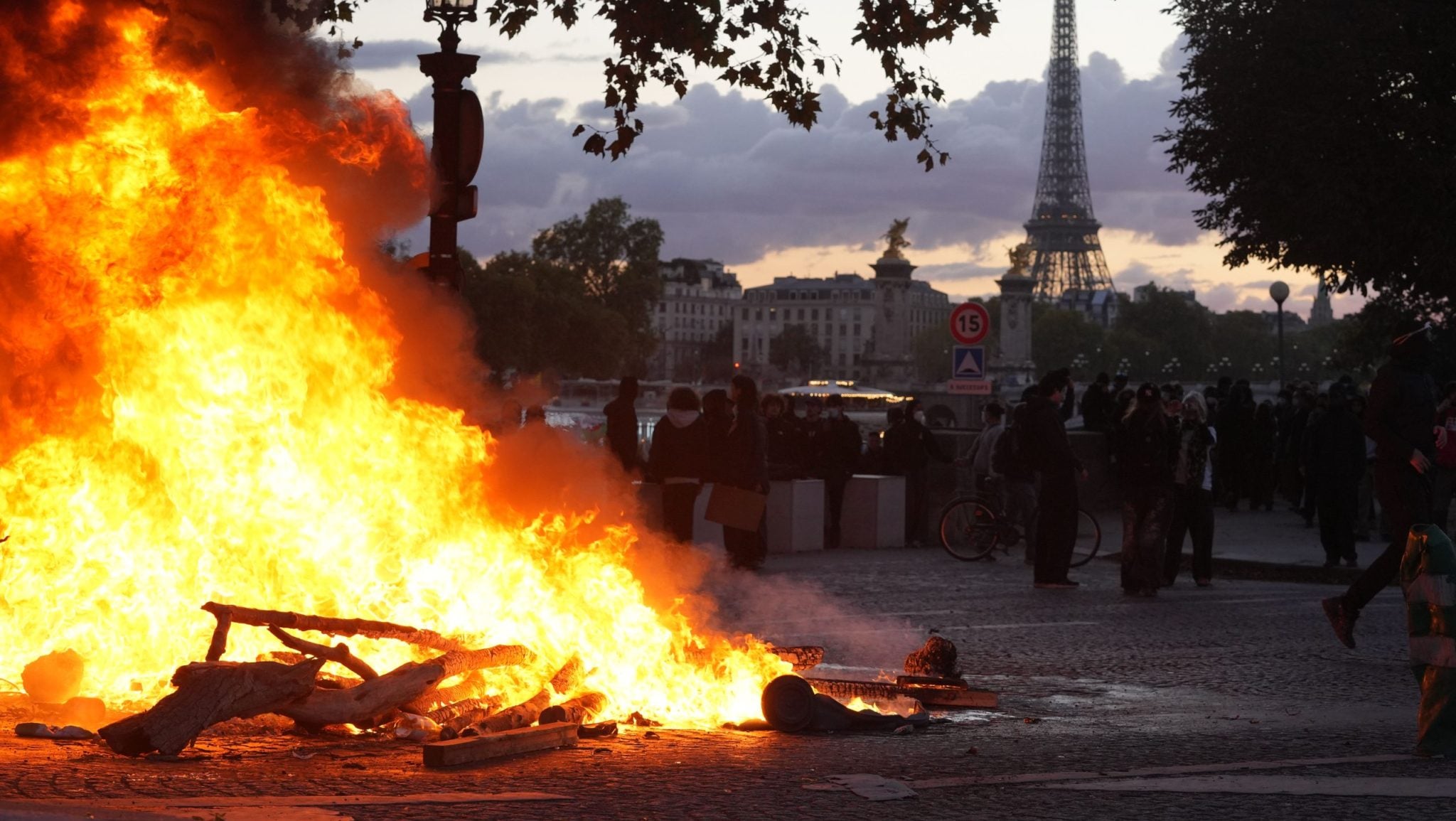 Macron keeps lid on violence but public anger in France shows few signs ...