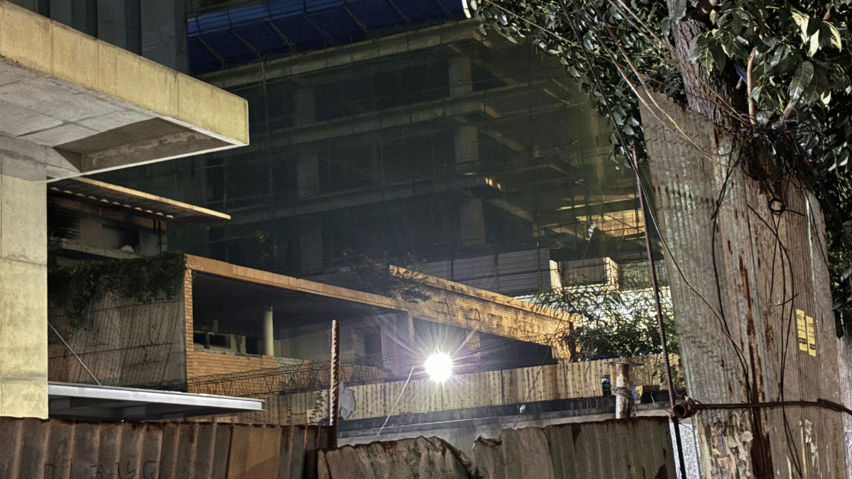 Dhaka Centre, vandalism,