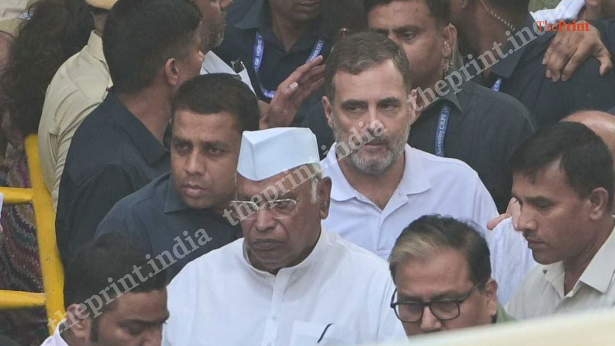 Congress president Mallikarjun Kharge and Lok Sabha LoP Rahul Gandhi ahead of the march to Rajghat in New Delhi on 8 October, 2026 | Suraj Singh Bisht/ThePrint