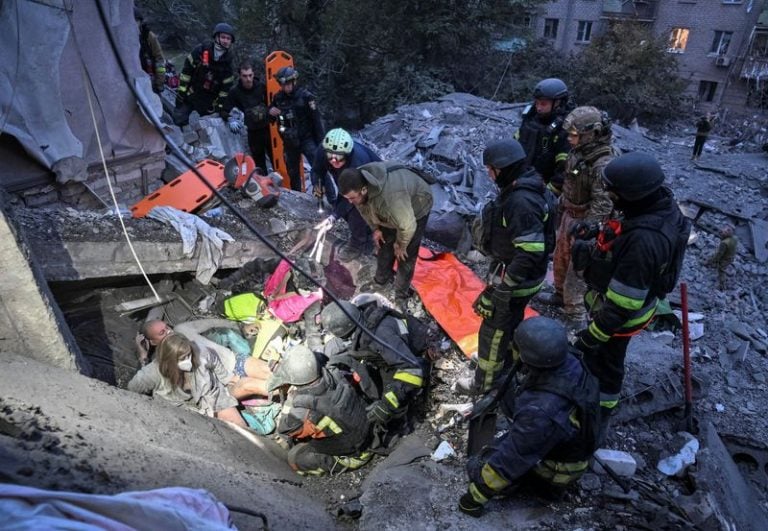 Russian Lab Russian attack on Ukrainian city kills 12, a day after Trump eases ...