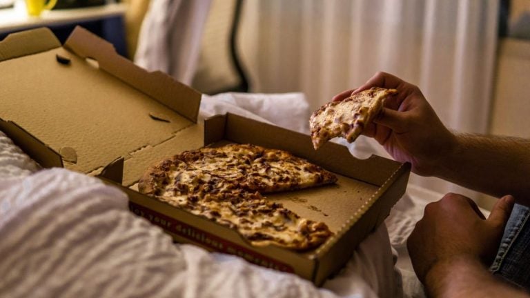 Late-night snacking can increase risk of fatty liver disease, says new US study