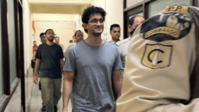 Saurav Das and Ashutosh Ranka at Mandir Marg Police Station on 19 October when SEM extended their judicial custody by 2 days. | X/@abhijeet_dipke