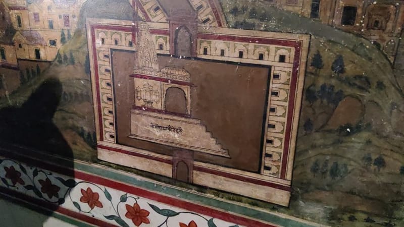 भोजनशाला की दीवारों पर अयोध्या और काशी की दुर्लभ पेंटिंग बनी हुई हैं | फोटो: कृष्ण मुरारी/दिप्रिंट