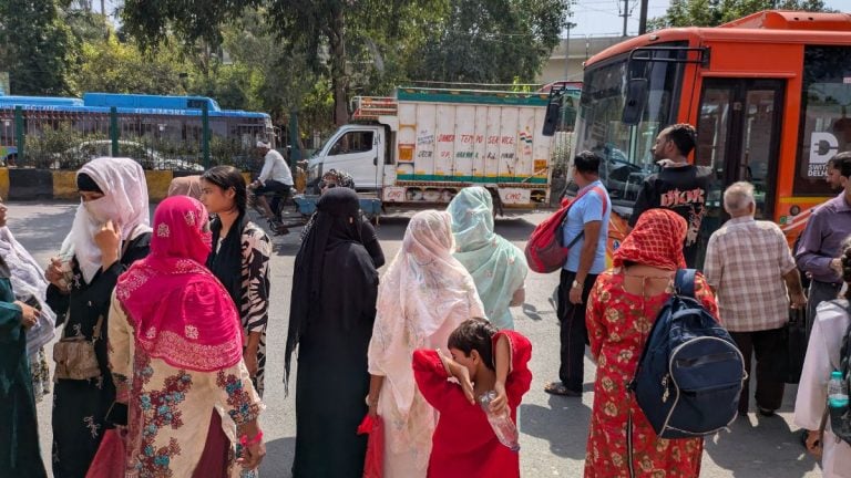 Delhi’s free bus ride scheme now needs address proof. What happens to migrant women?